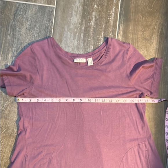 LOGO by Lori Goldstein Asymmetrical Short Sleeve Purple Tee - Picture 5 of 6